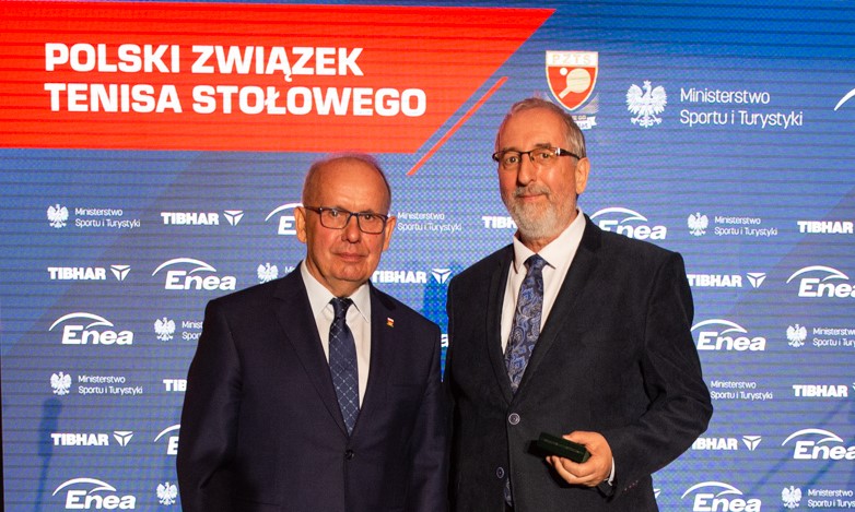 Złoty medal dla Jerzego Grycana od Polskiego Komitetu Olimpijskiego